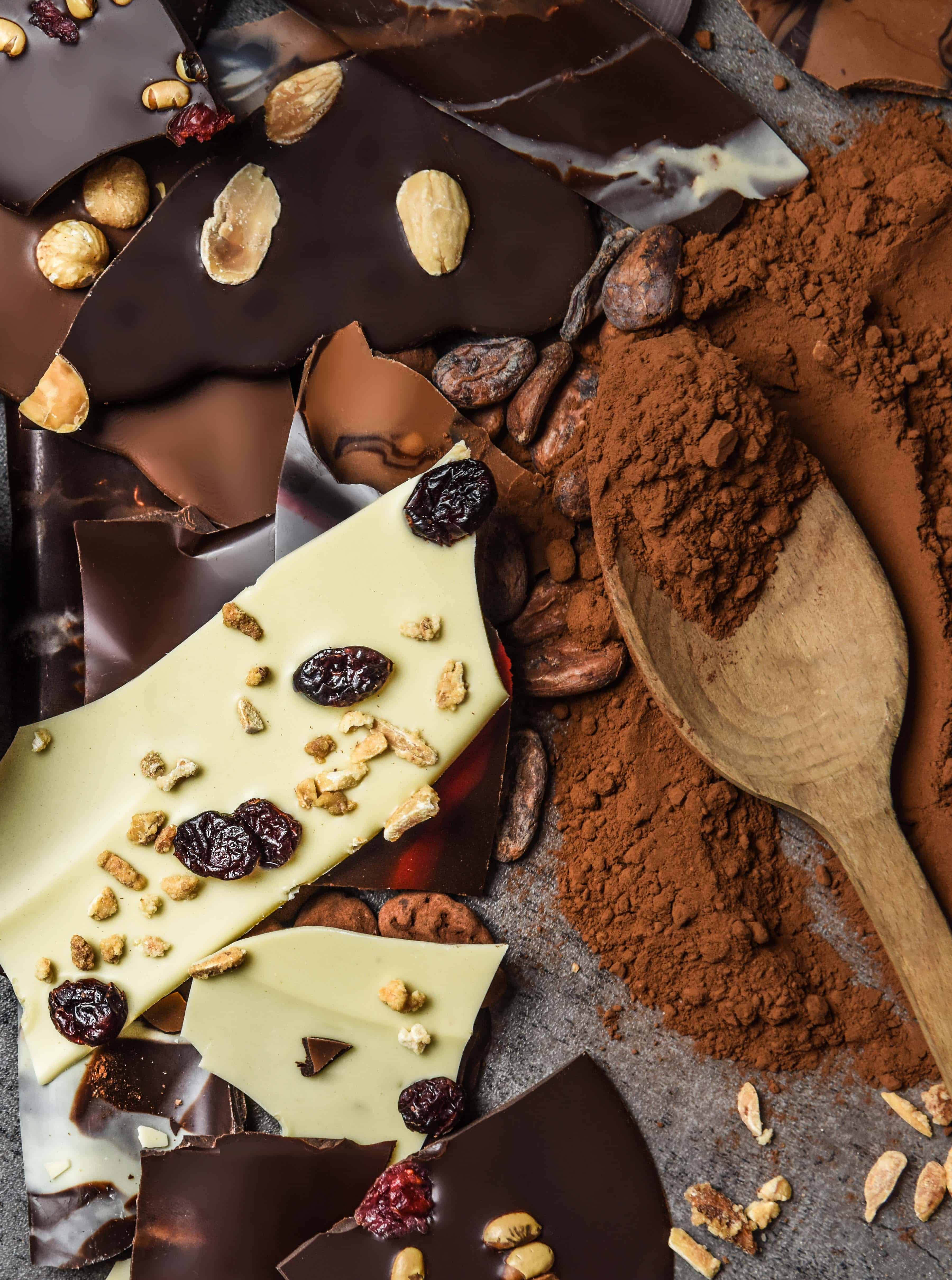 Des recettes artisanales pour un retour gourmand aux origines du cacao. Nos tablettes de chocolat au pur beurre de cacao